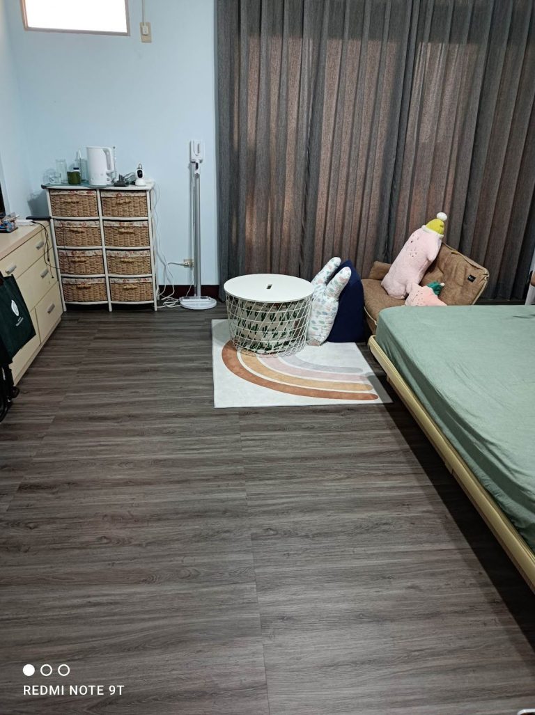 老屋地板踩起來很假很塑膠感，想要溫暖木質調｜日式地板推薦復古木地板