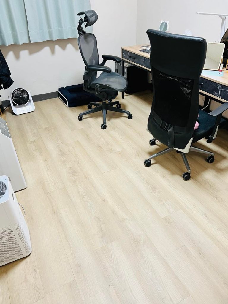 小孩每天在地上爬，你確定地板夠安全嗎？兒童房地板推薦指南